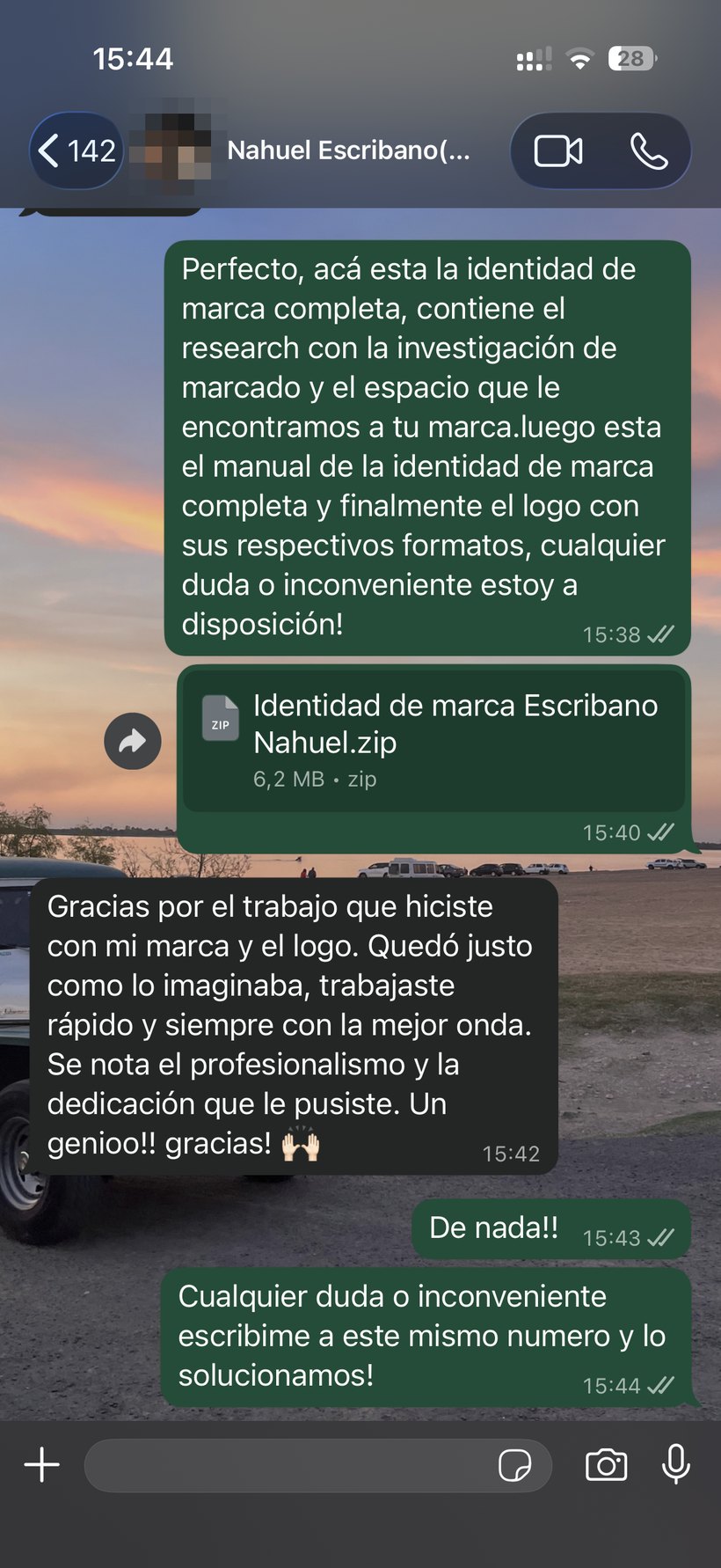 Conversación de WhatsApp con Nahuel Escribano agradeciendo la entrega de la identidad de marca Provista